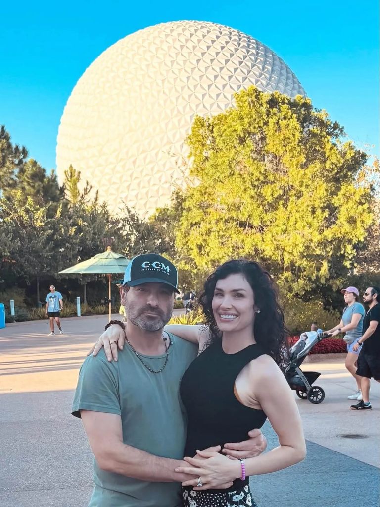 johnny galecki 2.jpg