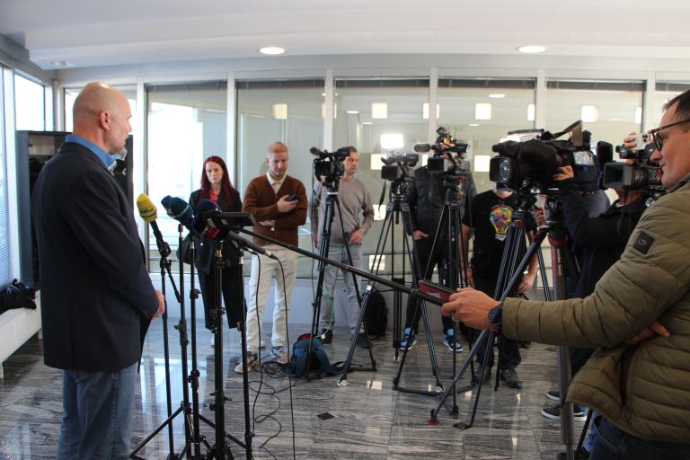 hisna-preiskava, romsko-naselje, streljanje, zaseg-orozja