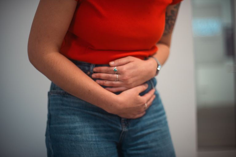 simbolična, slabost, bruhanje, črevesna-gripa, driska, trebuh, črevesje, prebavni-trakt