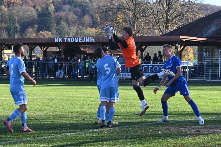 kuzma, nogomet, tromejnik-montpreis-in-jadrani-dekani