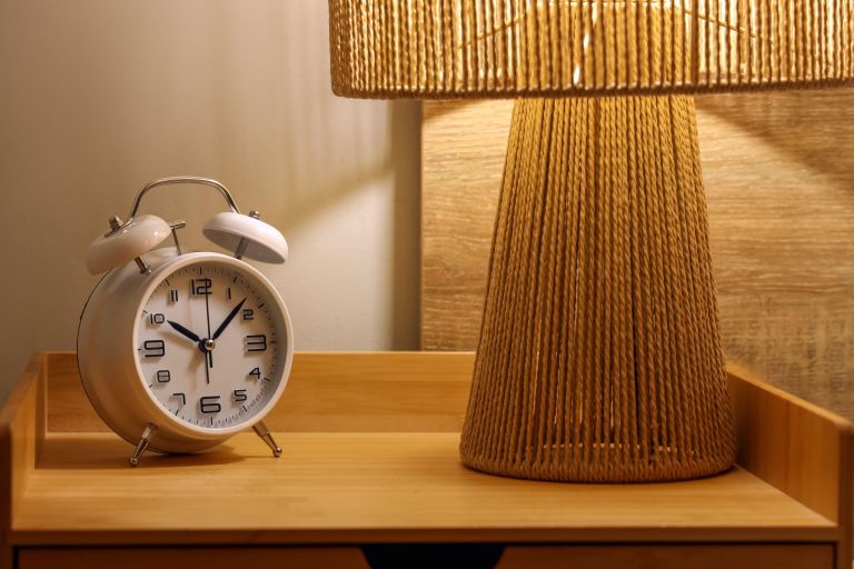 Foto7: Retro pohištvo_luč