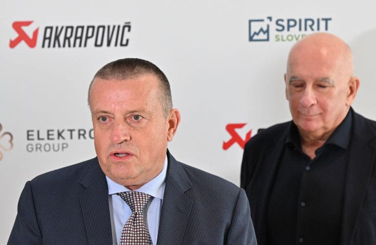 pececnik akrapovic.jpg