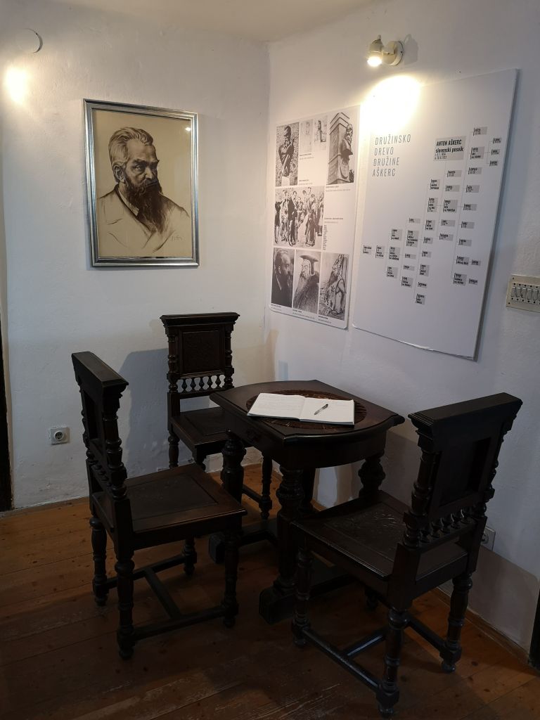 Aškerčeva hiša (3).jpg