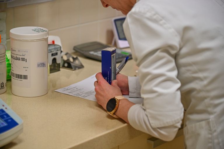 lekarna, zdravila, cene