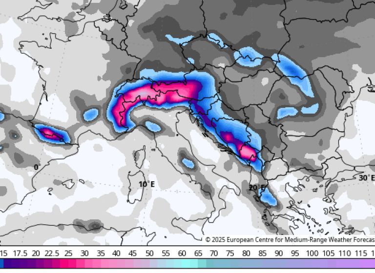 ecmwf-aifs-ensemble-avg-europe_wide-total_snow_10to1_cm-3877600.png