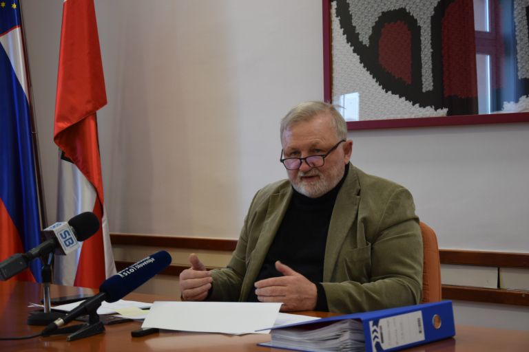 mv-bistrica uradniki.JPG