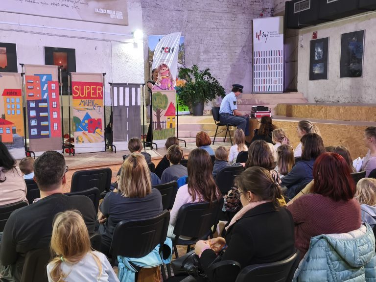 trajnostno-v-knjiznico