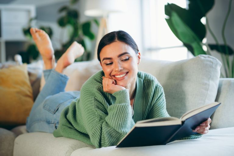 bralni-koticek, interier