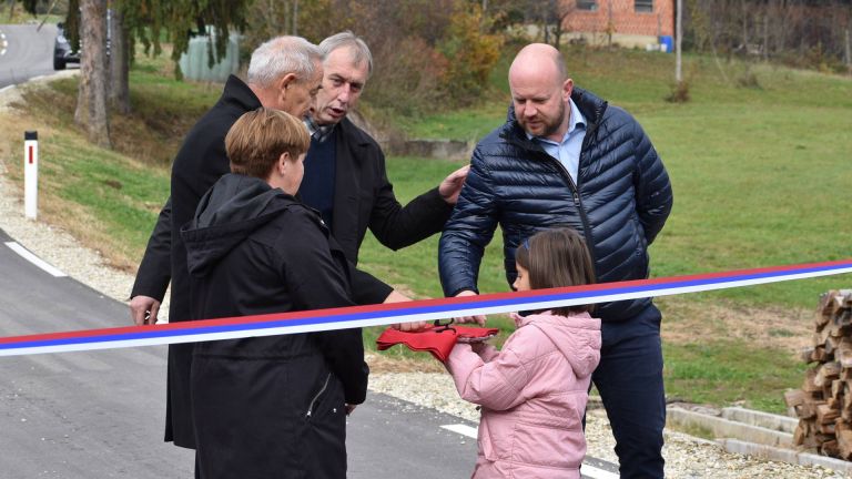 obcina-moravske-toplice, prenovljena-cesta, predaja-gasilskega-vozila
