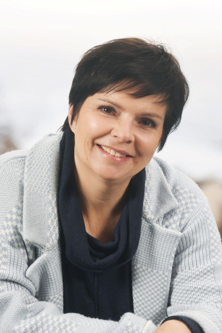 vesna-slapar-igralka