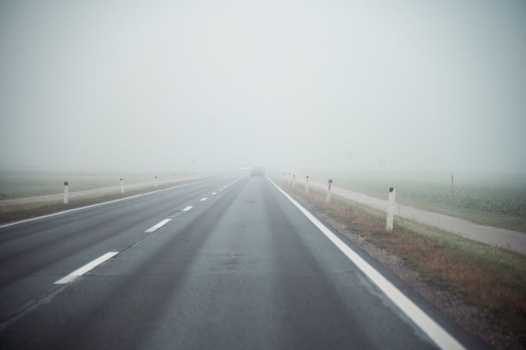 simbolična, megla, promet, slaba-vidljivost, vožnja-v-megli