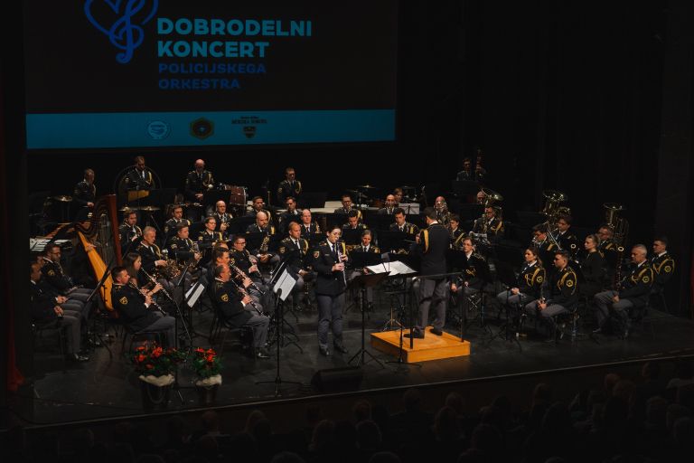 dobrodelni-koncert, policijski-orkester, eho-podpornica