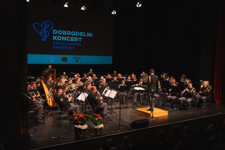 dobrodelni-koncert, policijski-orkester, eho-podpornica