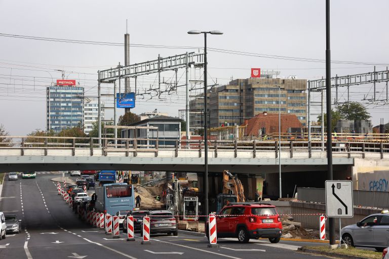 dunsjaka cesta dela zeleznica.jpg