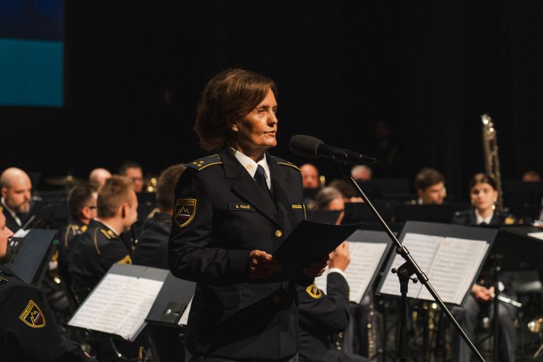 dobrodelni-koncert, policijski-orkester, eho-podpornica