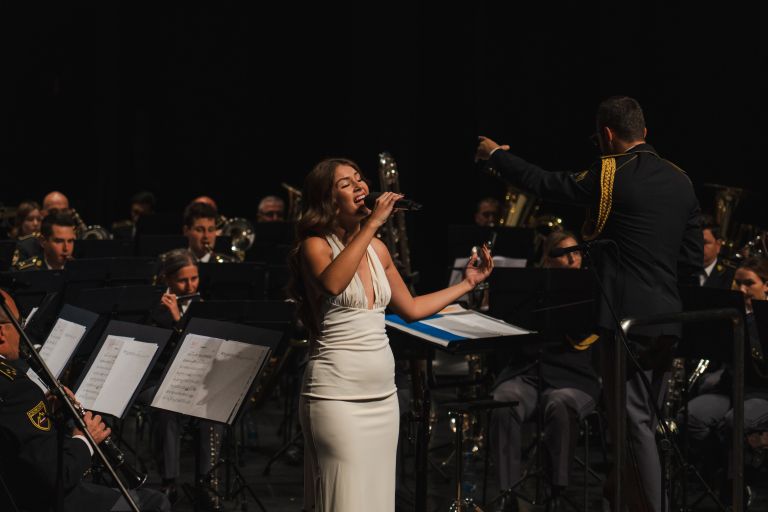 dobrodelni-koncert, policijski-orkester, eho-podpornica