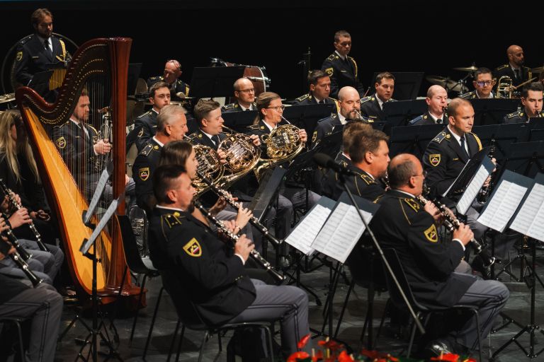 dobrodelni-koncert, policijski-orkester, eho-podpornica