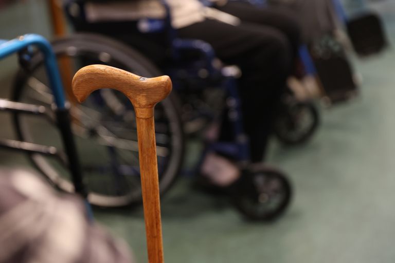 dolgotrajna oskrba, upokojenec