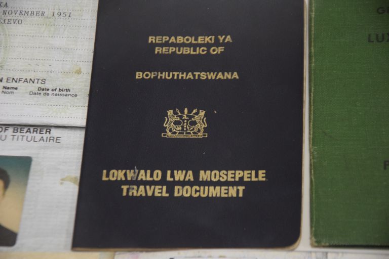 zlatko-šajhar, potne-listine, razstava