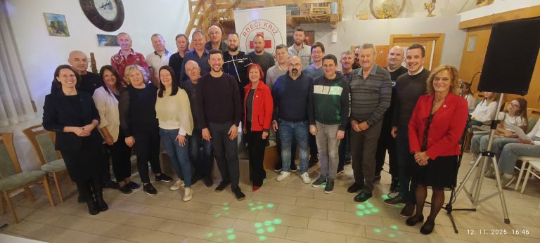 Skupinska Foto J. Strašek.jpg