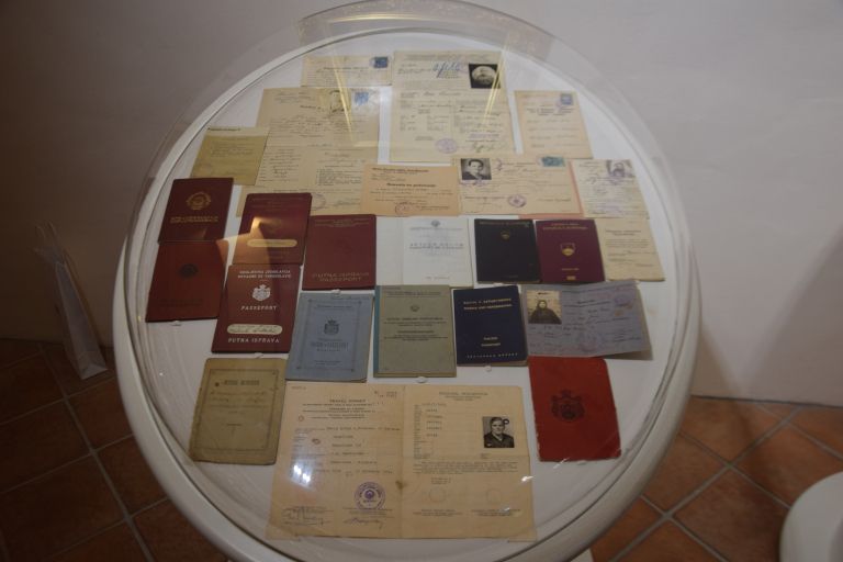 zlatko-šajhar, potne-listine, razstava