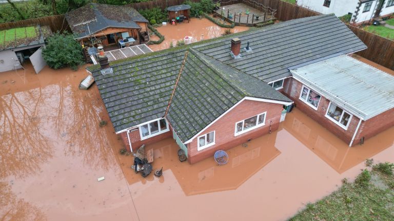 nevihta-claudia-wales