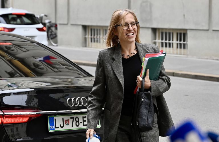 valentina prevolnik rupel-SR.jpg