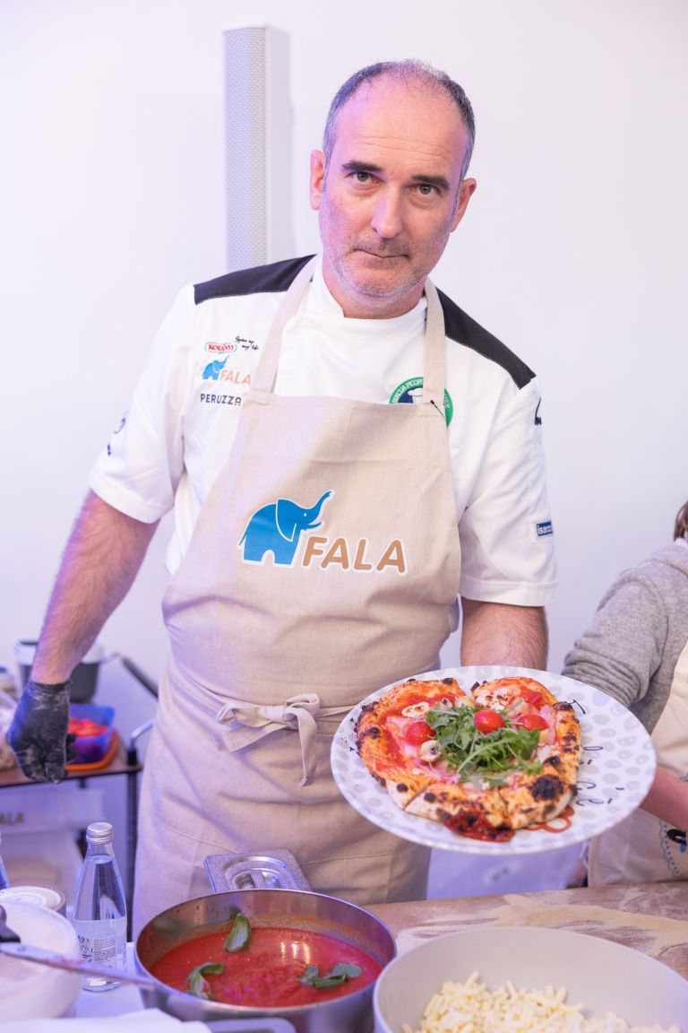 Aleš Rekar je vodil delavnico peke pice (Foto_Anže Krže_Mediaspeed).jpg