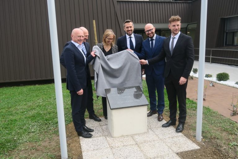 LITIJA gradnja SUC temeljni kamen.JPG