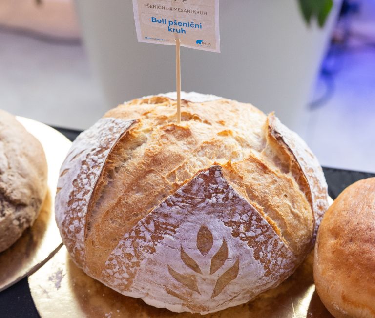 Zmagovalec v kategorji pšenični ali mešani kruh(Foto_Anže Krže_Mediaspeed).jpg
