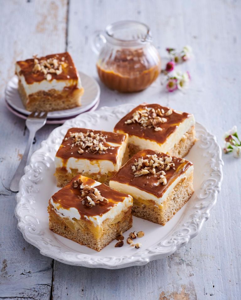 Jabolčno pecivo s karamelo