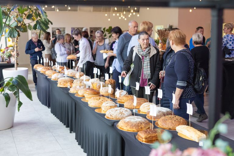 Letos se je za naziv najboljšega potegovalo kar 45 kruhov (Foto_Anže Krže_Mediaspeed).jpg