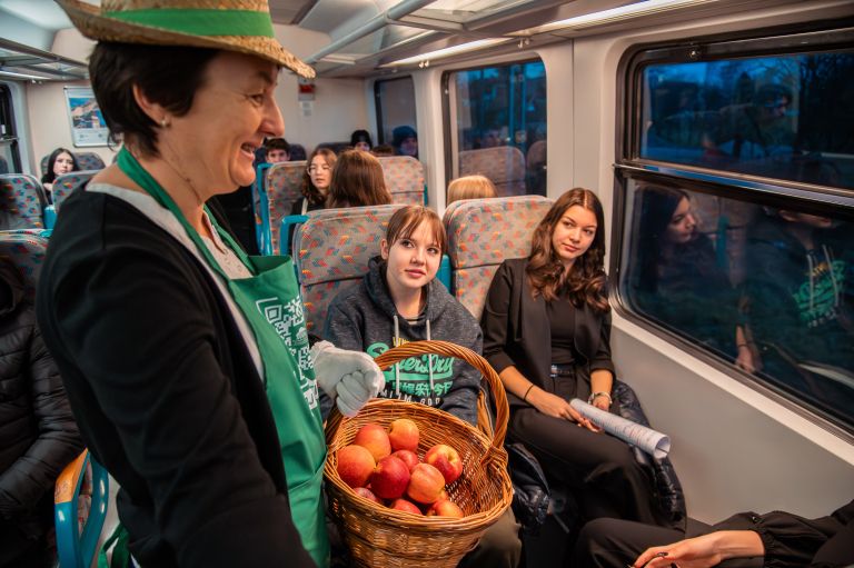 tradicionalni-slovenski-zajtrk, društvo-čebelarjev, lokalna-hrana-na-vlakih, kgz