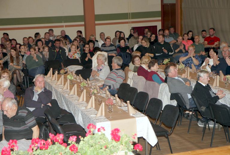 vesela-jesen, gomilsko