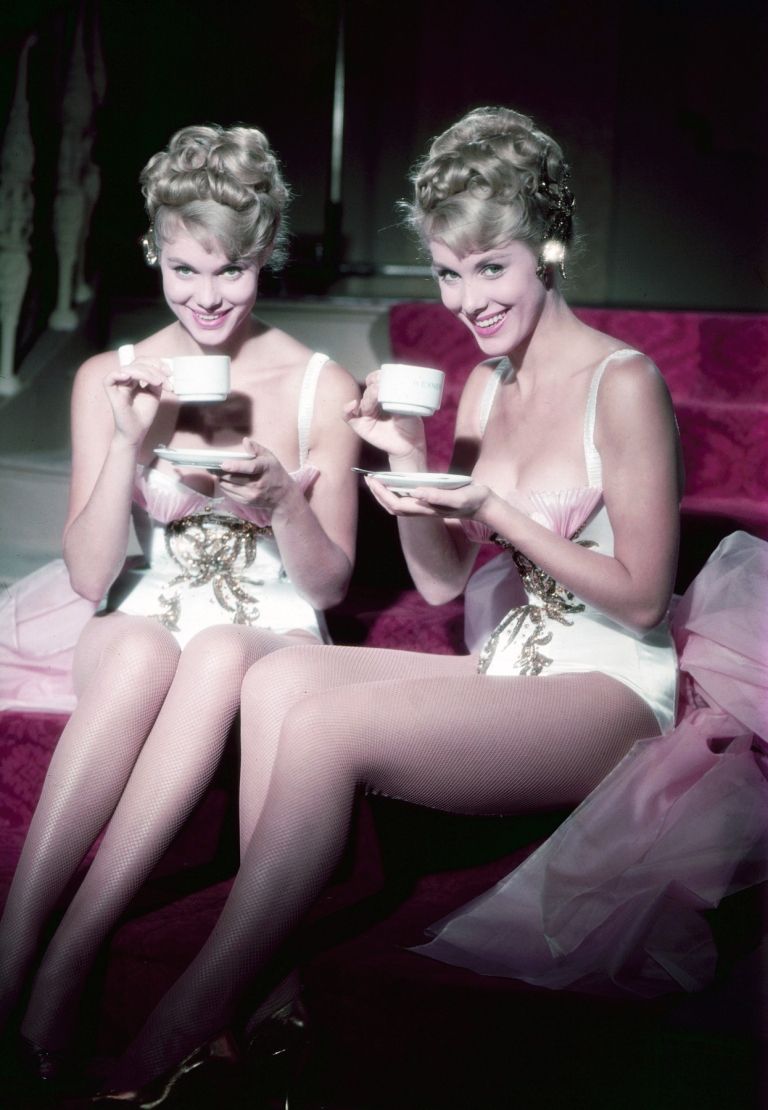 Alice in Ellen Kessler (1).jpg