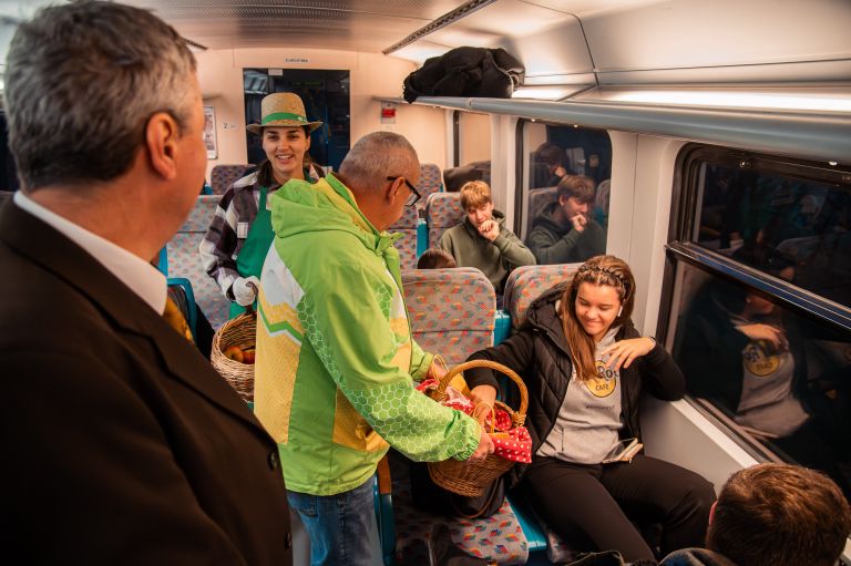 tradicionalni-slovenski-zajtrk, društvo-čebelarjev, lokalna-hrana-na-vlakih, kgz