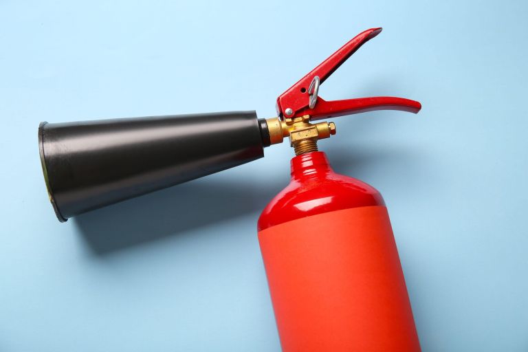 spalnica, pozar, zapiranje-vrat