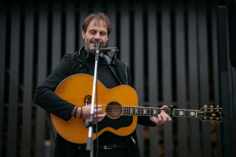 kmetija-paldauf, beeko, instalacija, soncnice, robert-jurak