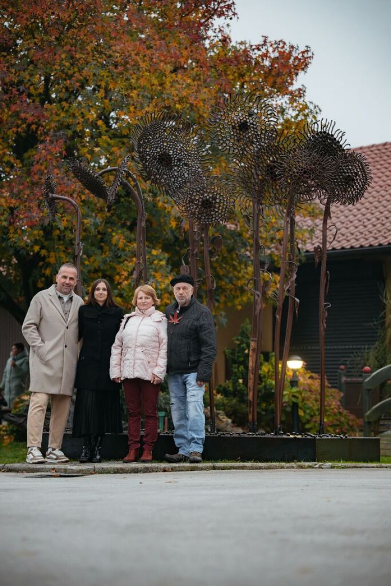 kmetija-paldauf, beeko, instalacija, soncnice, robert-jurak