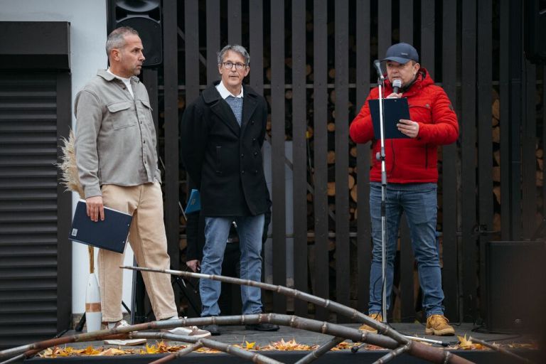 kmetija-paldauf, beeko, instalacija, soncnice, robert-jurak