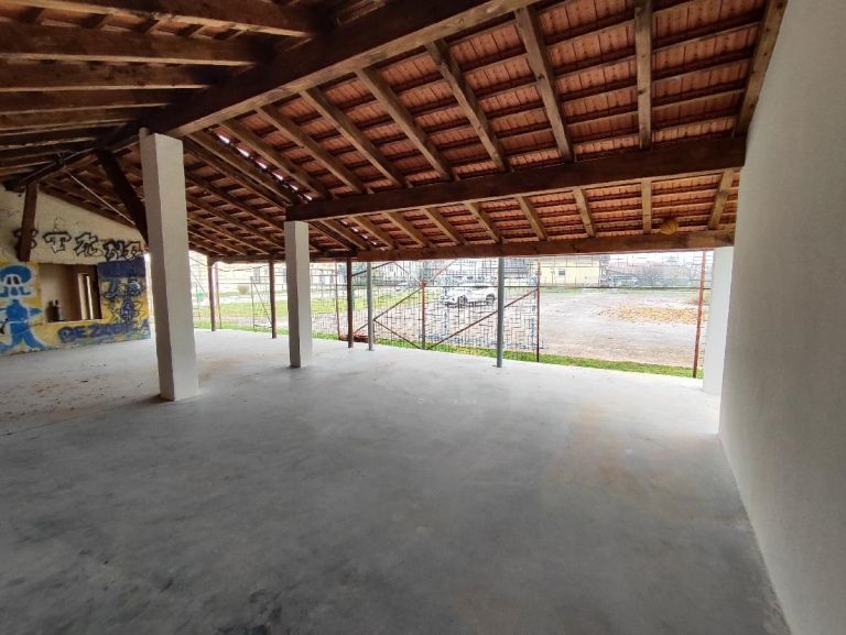 krog, nadstresek, nadstresnica, kegljisce