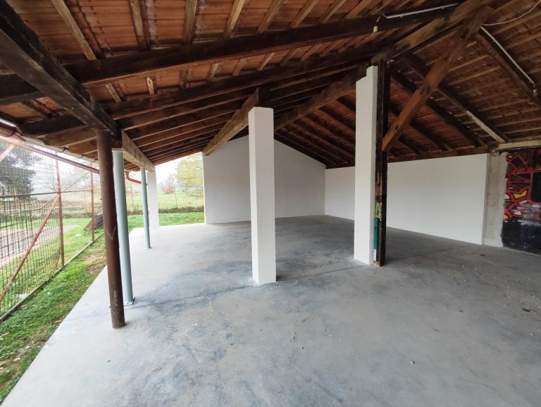 krog, nadstresek, nadstresnica, kegljisce