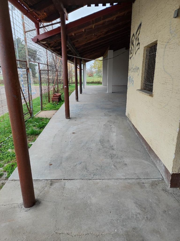 krog, nadstresek, nadstresnica, kegljisce