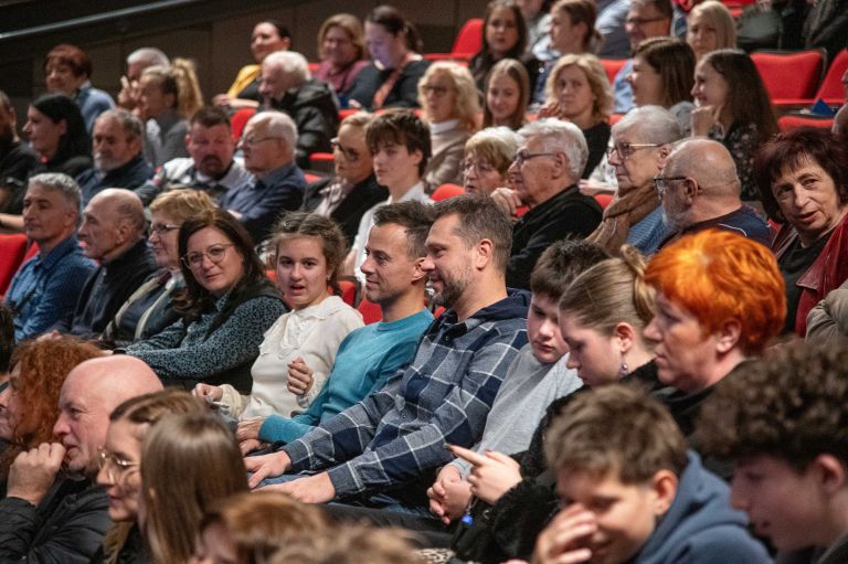 premiera-filma-ida, ki-je-tako-grdo-pela