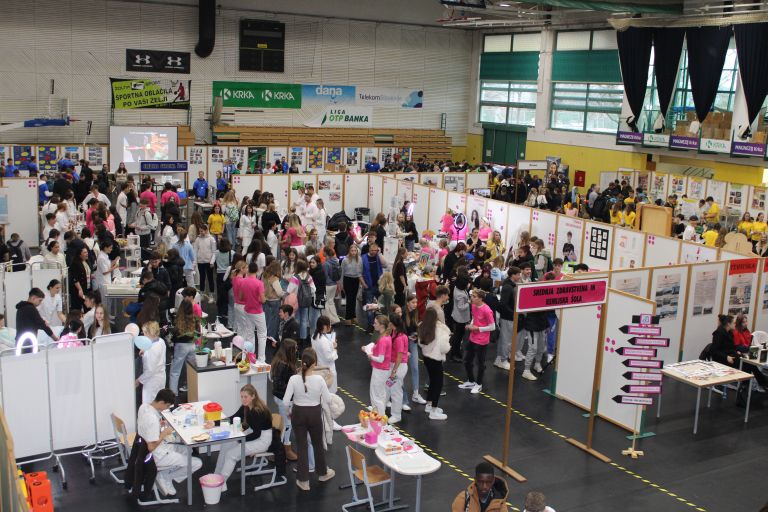 športna dvorana (zgoraj).JPG