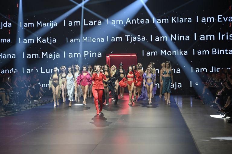 Maja Keuc, Lisca modna revija