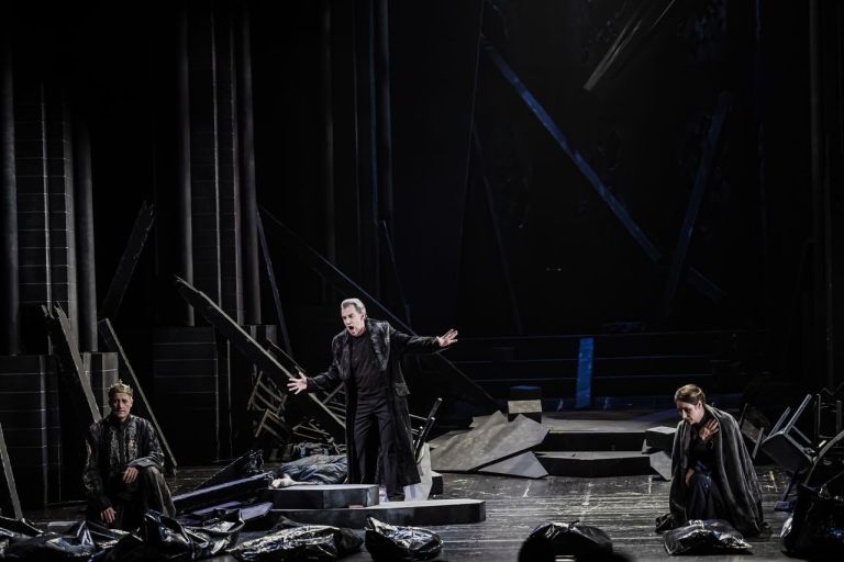 KRITIKA Devica Orleanska1a.jpg