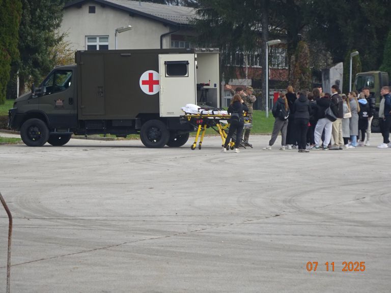 zdravstveniki-v-vojasnici, vojasnica-franca-ursica-novo-mesto