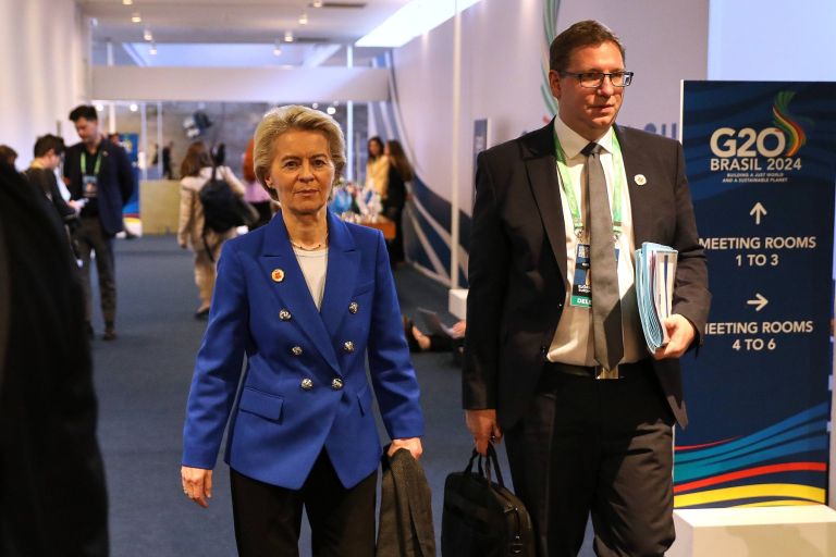 ursula von der leyen, Bjoern Seibert