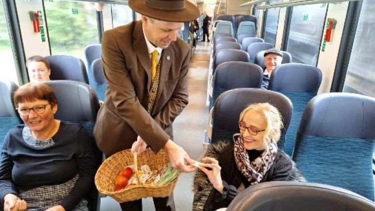 cebelarji, jabolka-in-med